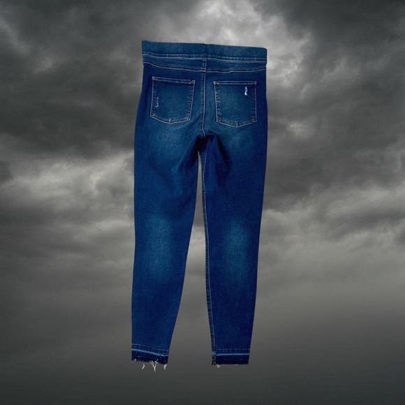 Spanx ‘Shape and Lift Distressed Skinny Jeans’ in “Medium Wash Blue” Size Medium - Picture 11 of 16